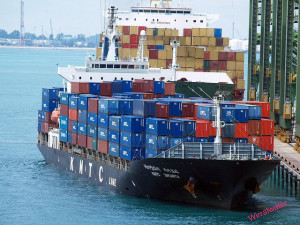 containers at port